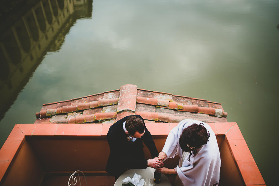 Funny Creative winter wedding in Florence