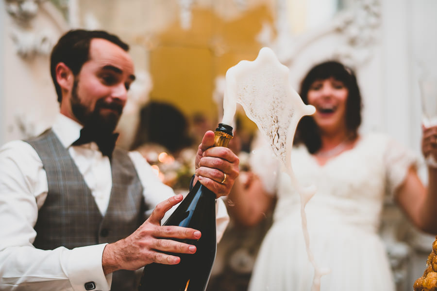 Funny Creative winter wedding in Florence