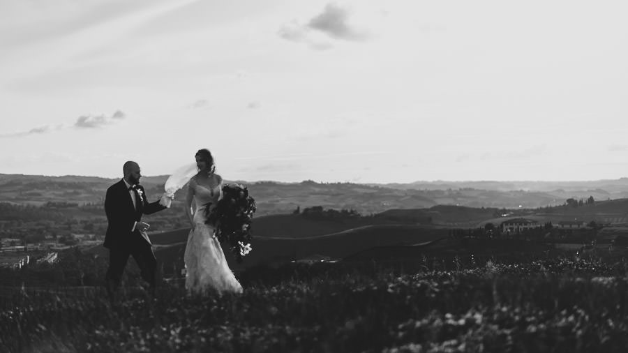 ment in Tuscany / bridal couple creative portraitr
