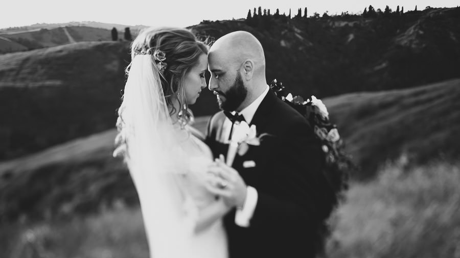 ment in Tuscany / bridal couple creative portraitr