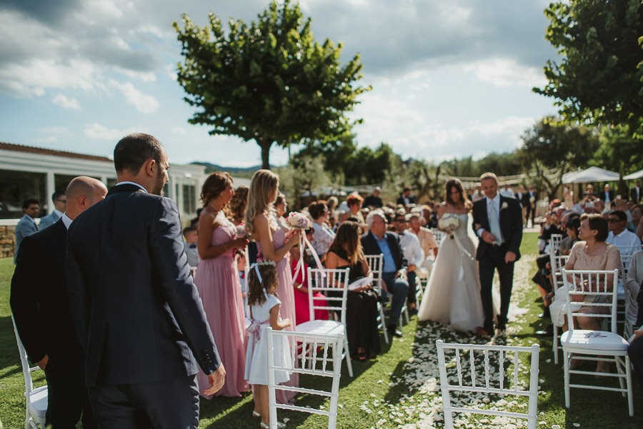 italian style outdoor wedding ceremony, open field ceremony