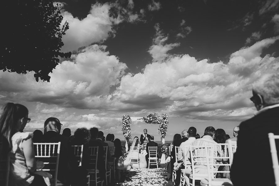 italian style outdoor wedding ceremony, open field ceremony