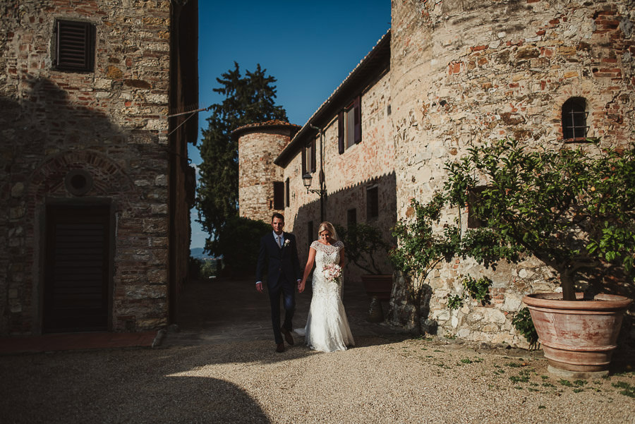 groom + bride portrait photography | Castello di Gabbiano, Tusca