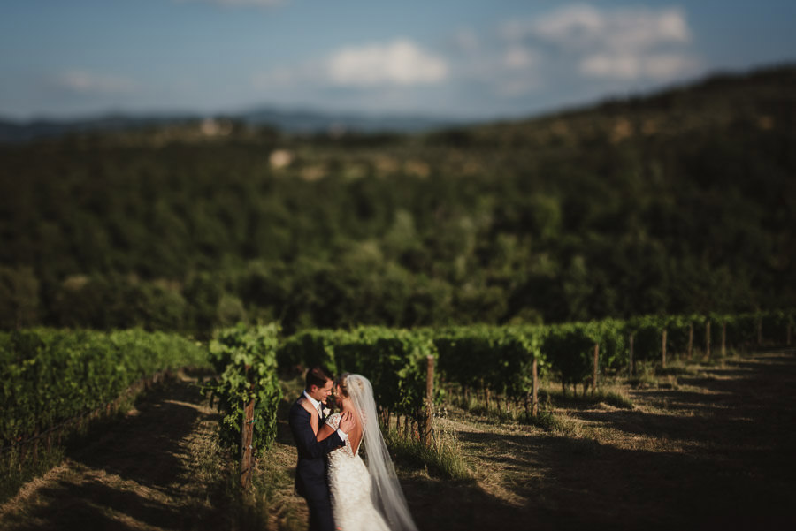 groom + bride portrait photography | Castello di Gabbiano, Tusca