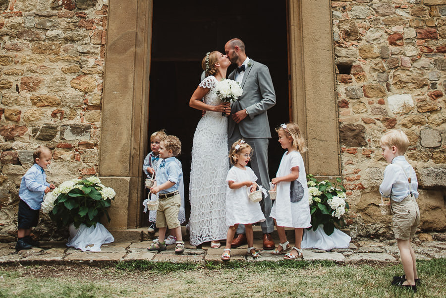 relaxed countryside wedding tuscany one lens photography 1080