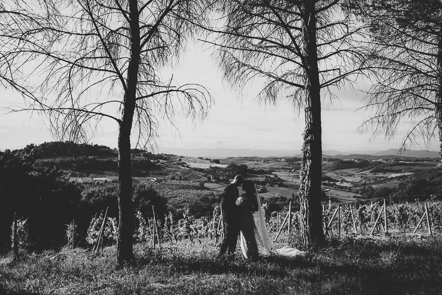 relaxed countryside wedding tuscany one lens photography 1126