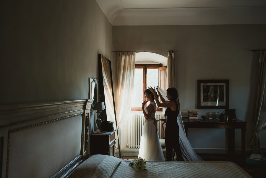 tuscany intimate wedding bride wear veil