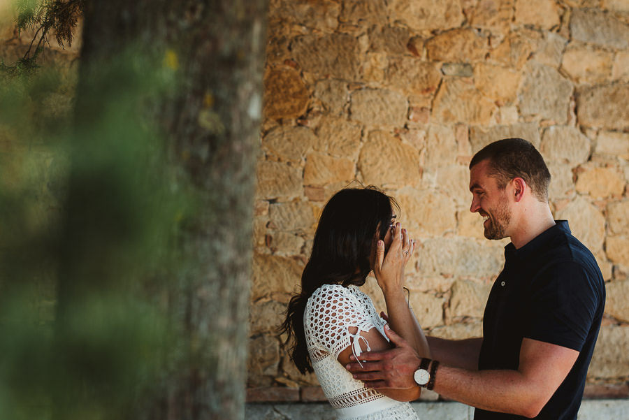 Wedding proposal inspiration proposing in tuscany photography