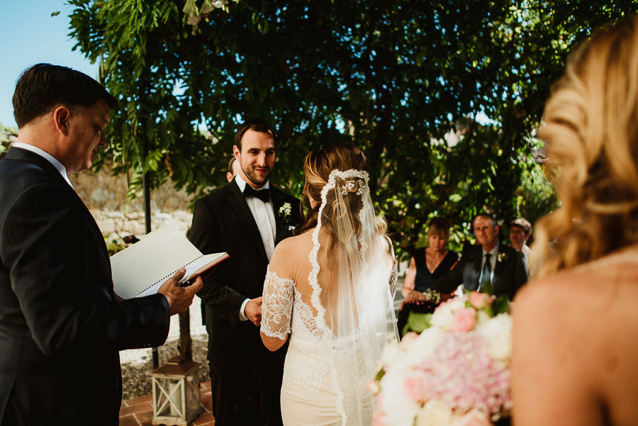 get married in Cortona Villa outdoor ceremony