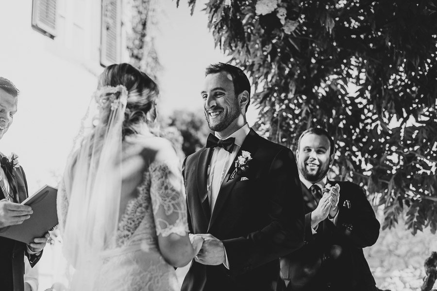 get married in Cortona Villa outdoor ceremony