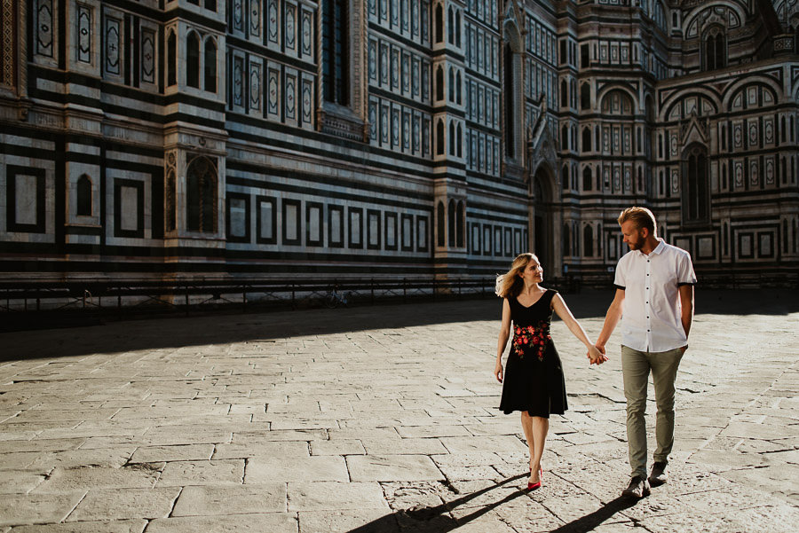 creative modern engagement photography in FLorence