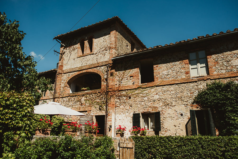 Borgo Sotmennano Wedding Photographer villa interior and decors