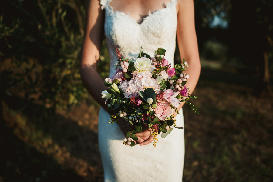 Borgo Sotmennano Wedding Photographer bridal flower bouquet