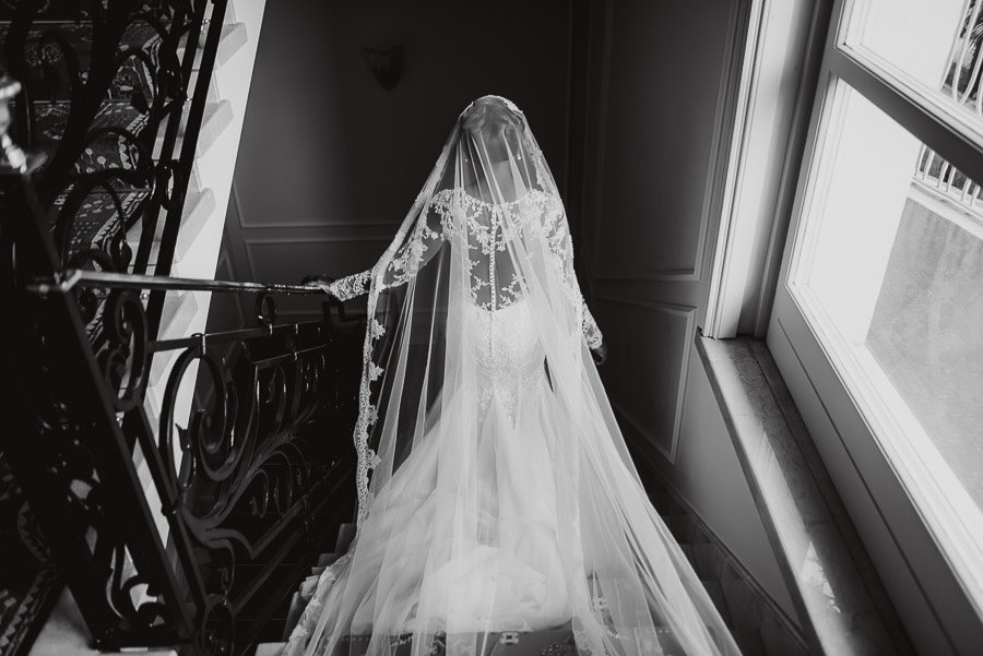 Sirmione Wedding photographer wedding dress
