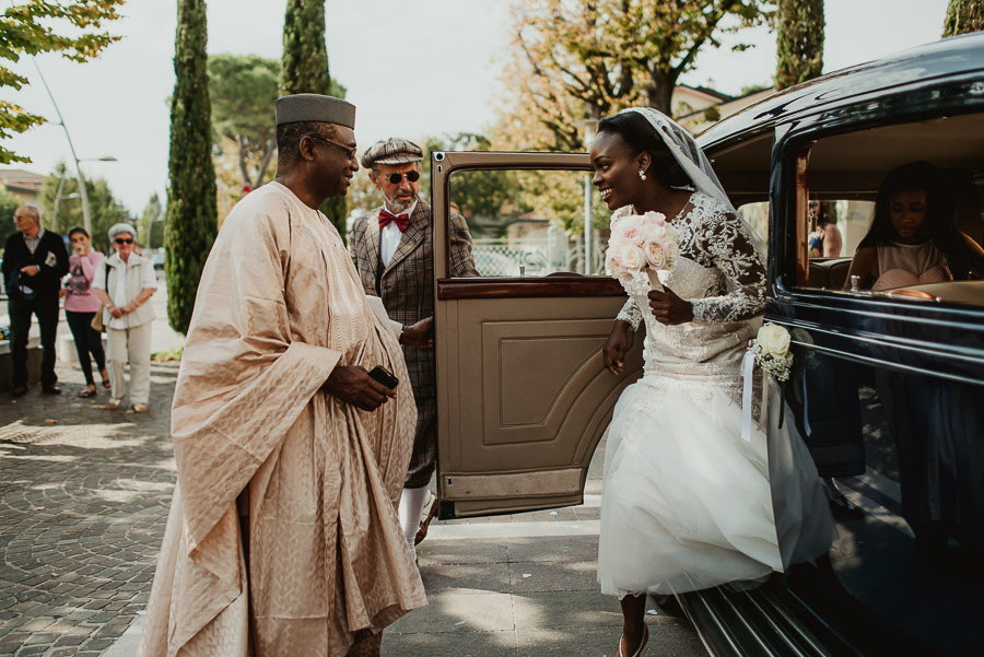 Sirmione Wedding photographer typical africa wedding dress