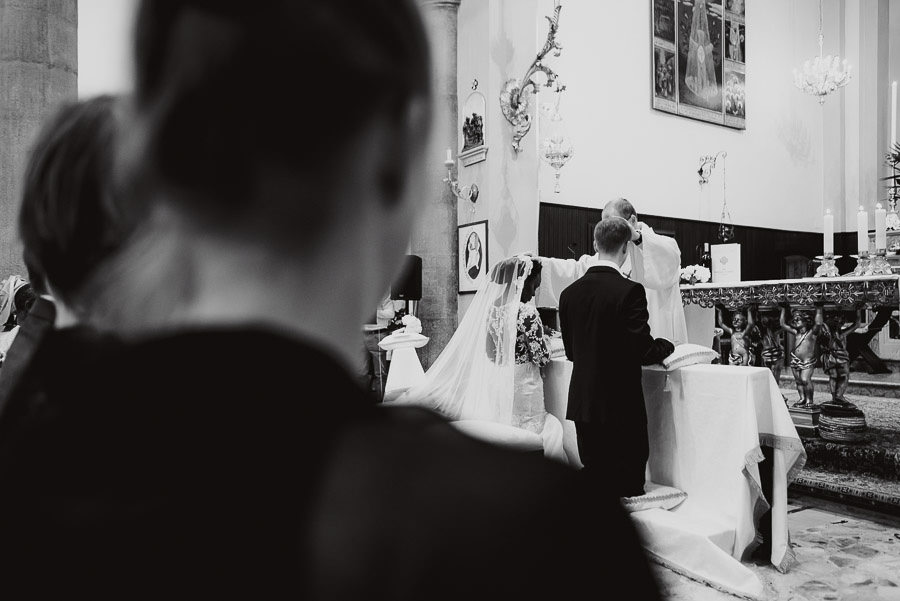 Sirmione Wedding photographer catholic wedding ceremony