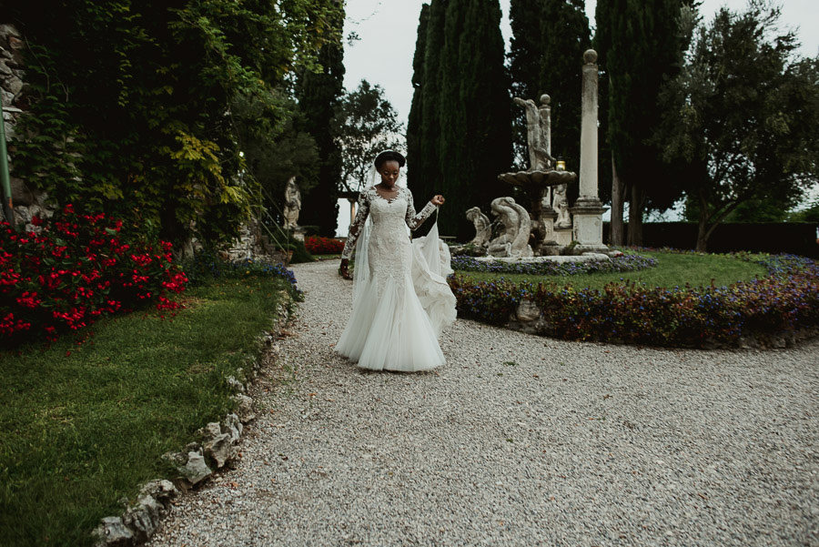 Sirmione Wedding photographer bride groom intimate portrait