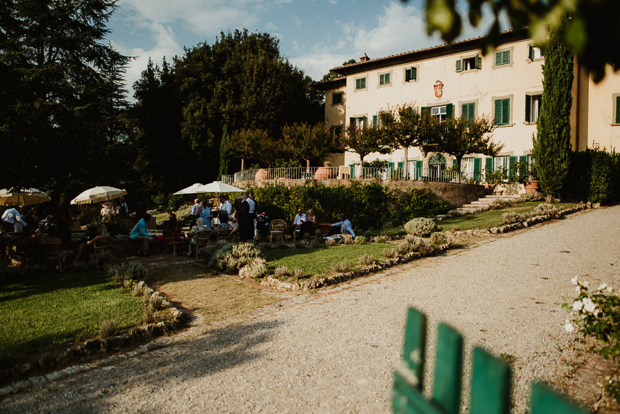 Villa Petrolo wedding in Tuscany aperitif outdoor