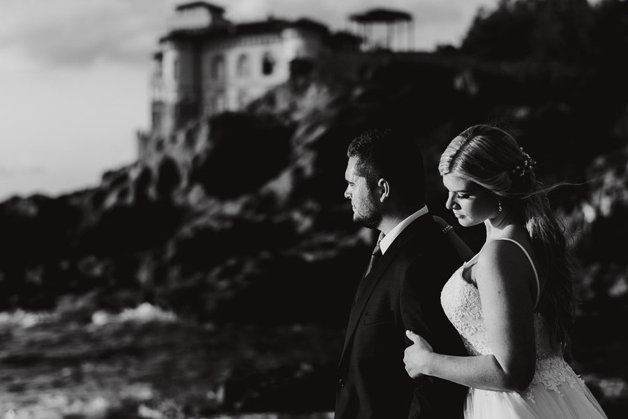 tuscan seaside wedding photographer bride groom sunset romantic