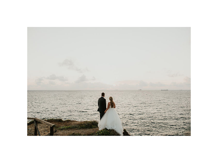 tuscan seaside wedding photographer bride groom sunset romantic