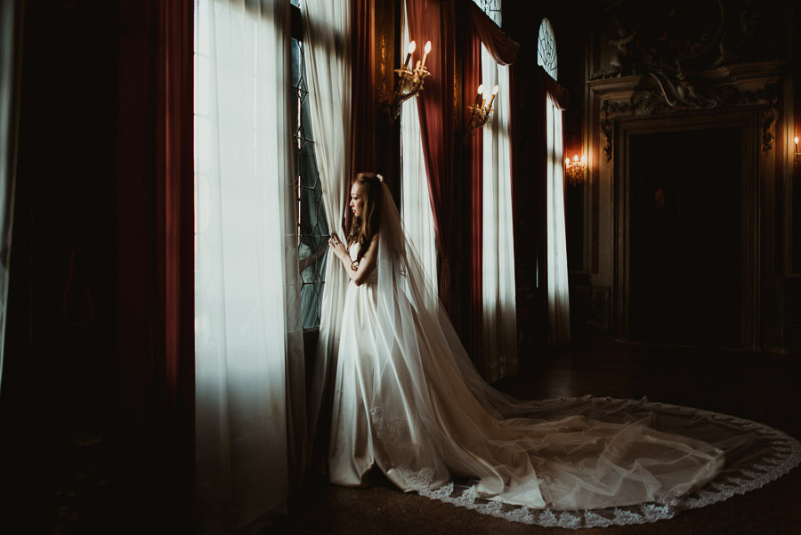 043 winter wedding in venice photography armeno moorat raphael bride portrait Wedding Photographer Venice