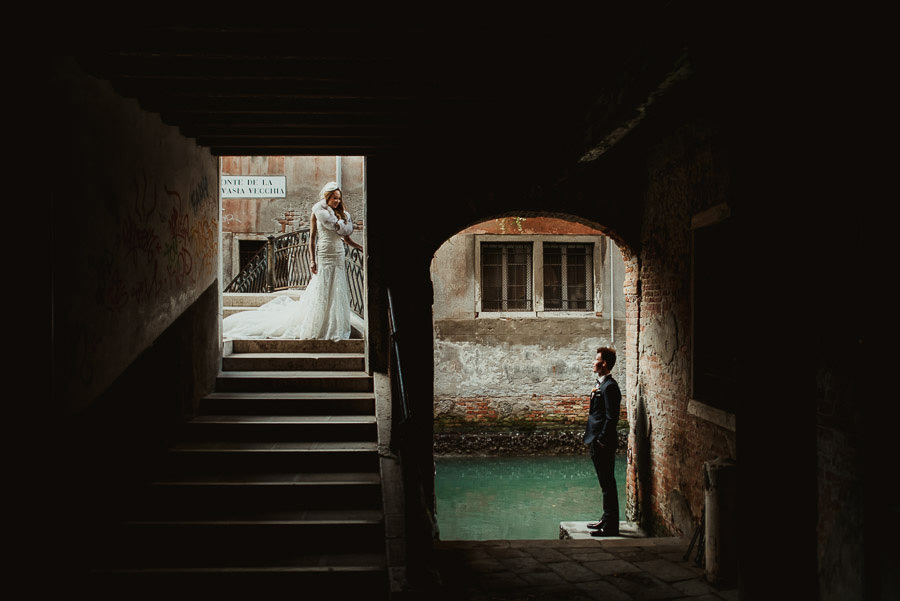 092 winter wedding in venice photography bride groom creative portrait Wedding Photographer Venice