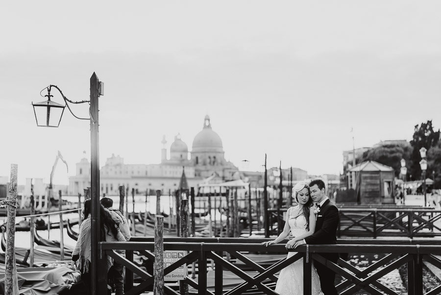 097 winter elopement in venice photography bride groom black white portrait light Wedding Photographer Venice