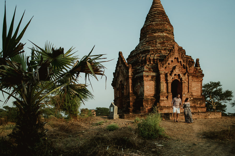 Myanmar engagement photography Bagan couple in temples