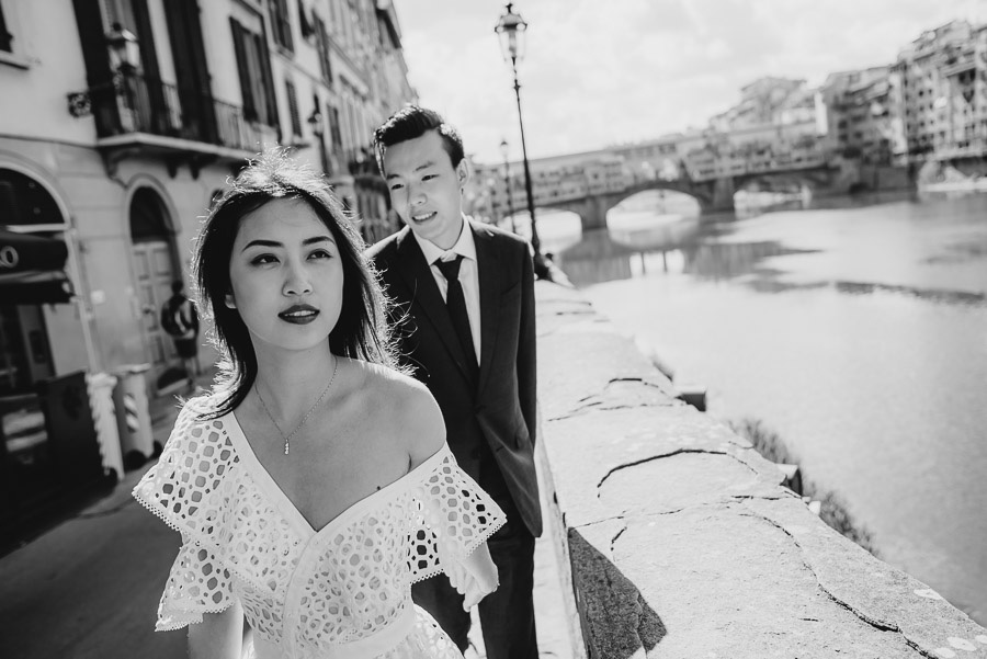 Pre Wedding Photography Italy Florence walking city lifestyle ph