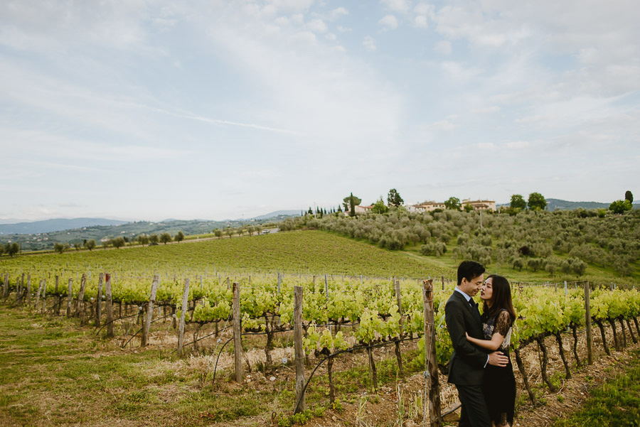 Pre Wedding Photography Italy tuscan vineyard lifestyle laid bac