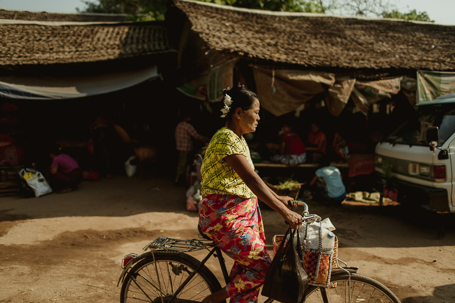 Myanmar-street-photography-bagan-pagan-1150