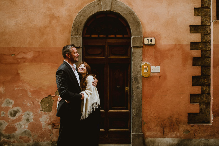 Couple portrait photography florence tuscany italy old hauses