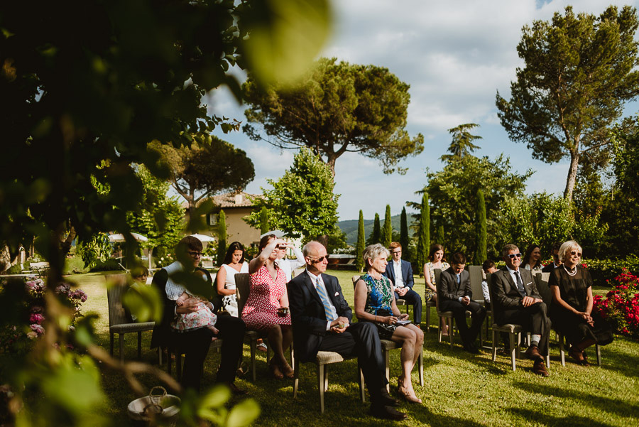 intimate wedding in Tuscan Villa outdoor relaxed ceremony