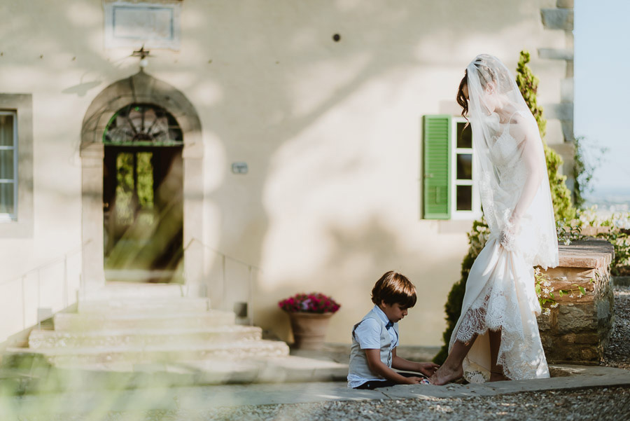 relaxed wedding in Tuscan Villa wedding shoes
