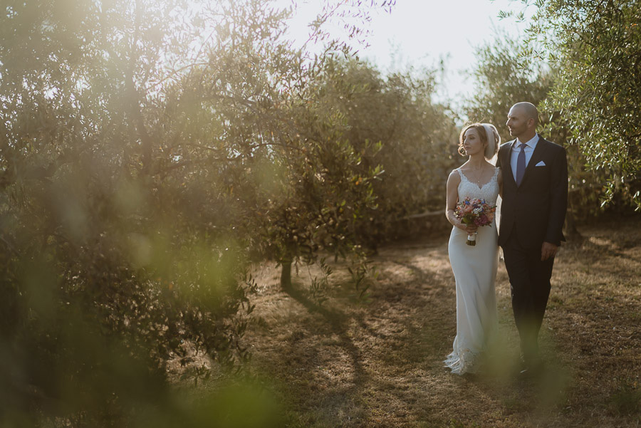 relaxed wedding in Tuscan Villa bride groom intimate portrait