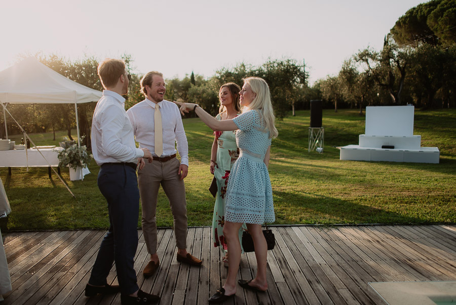 relaxed funny wedding private villa photohraphy traditional norw