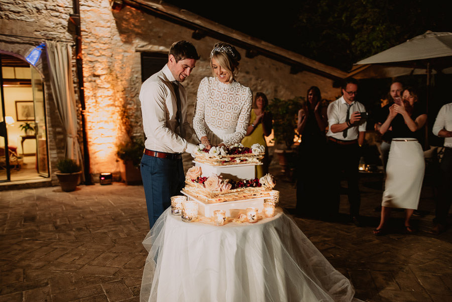 fairytale wedding italy umbria borgo della marmotta cakes buffet