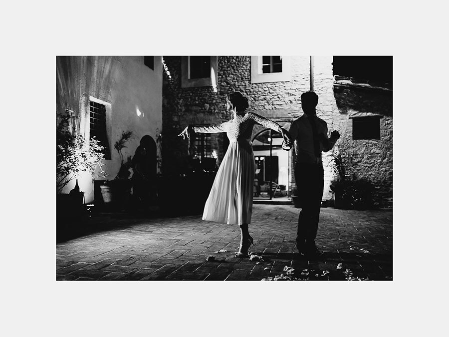 fairytale wedding italy umbria borgo della marmotta romantic fi
