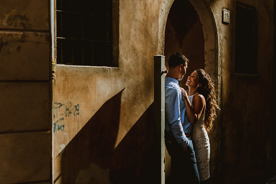 wedding photographer rome romantic couple session