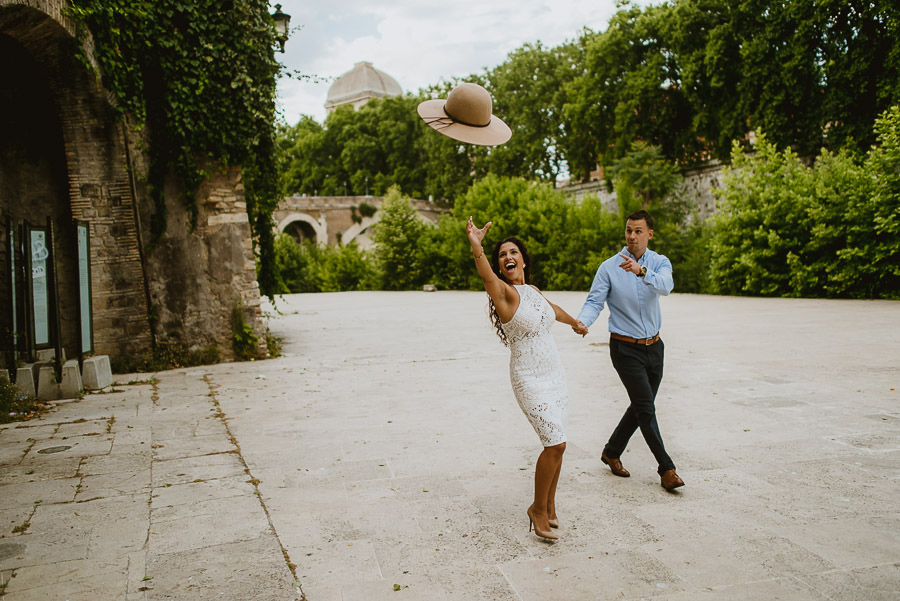 wedding photographer rome engagement session lungotevere
