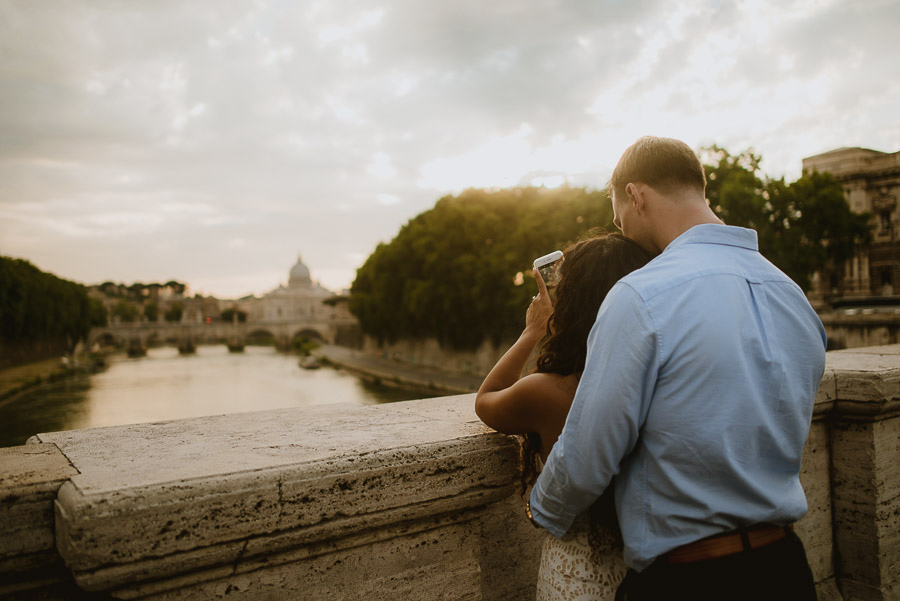 wedding photographer rome romantic couple session vaticano