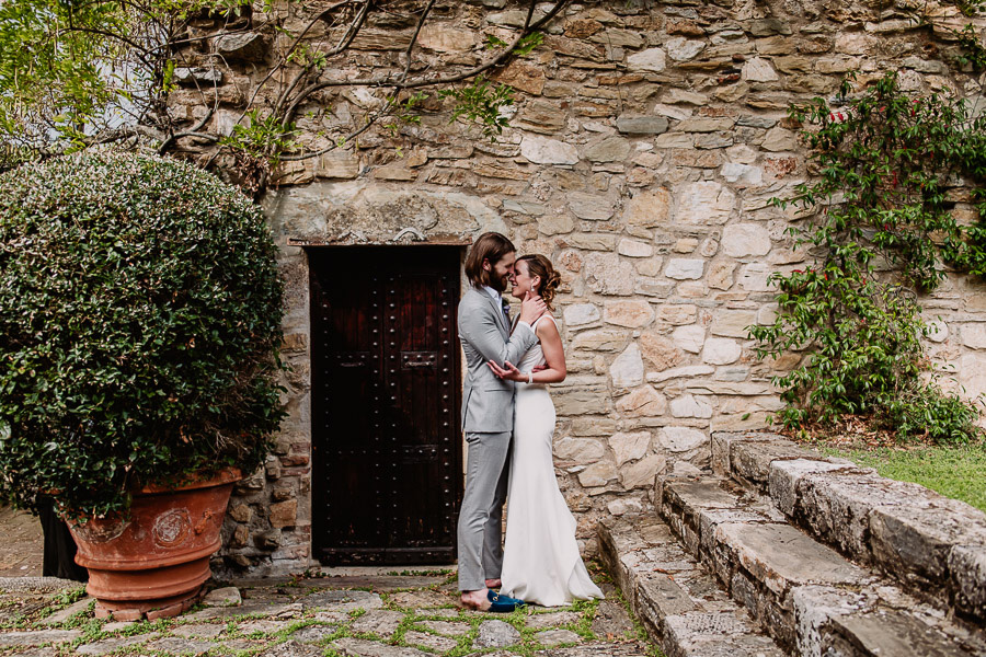 Exclusive wedding photographer tuscany modern bridal couple phot