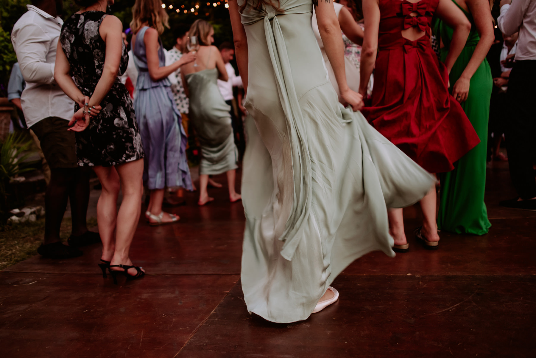 creative wedding photographer tuscany dance floor outdoor