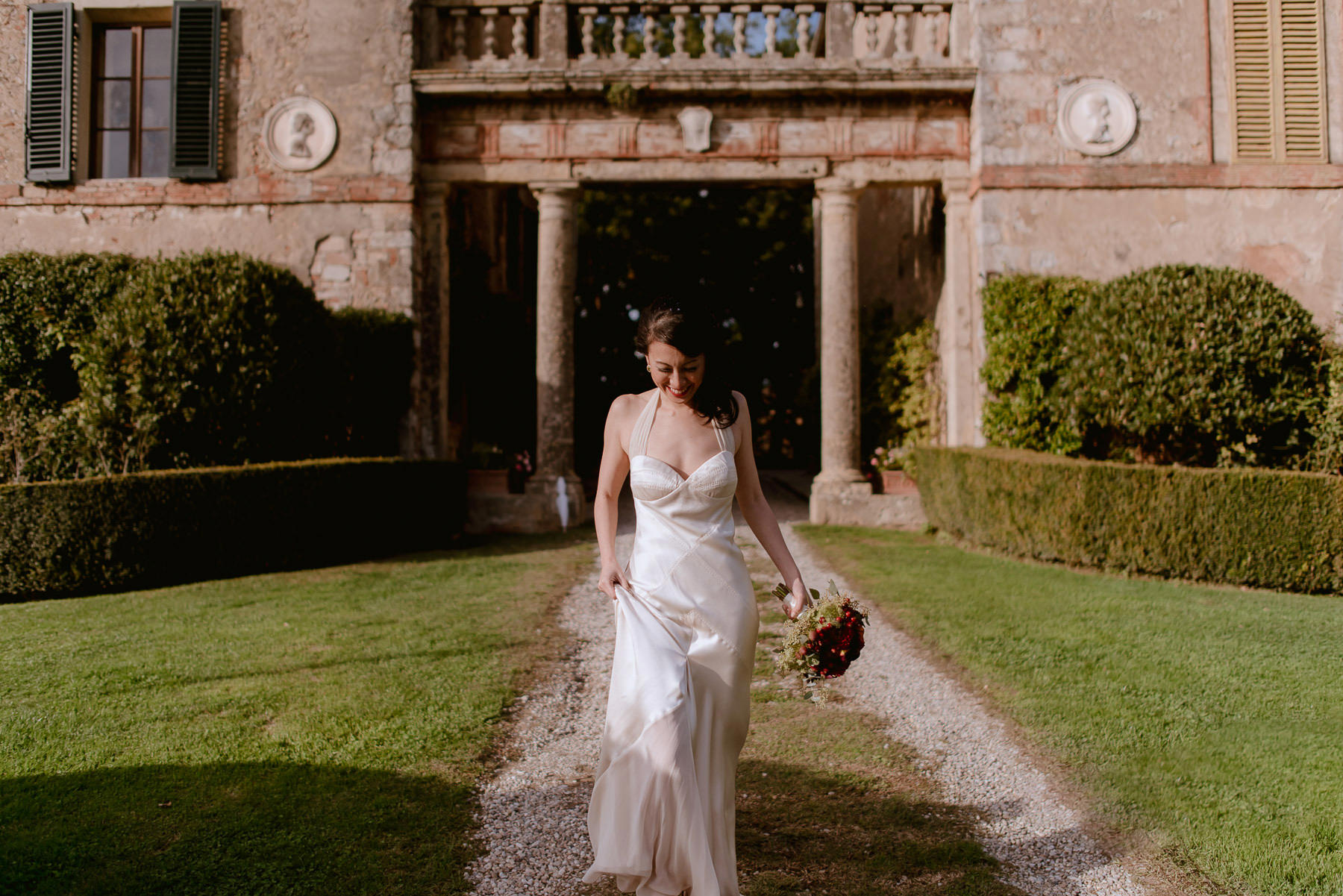 intimate wedding in Tuscany best bride portrait