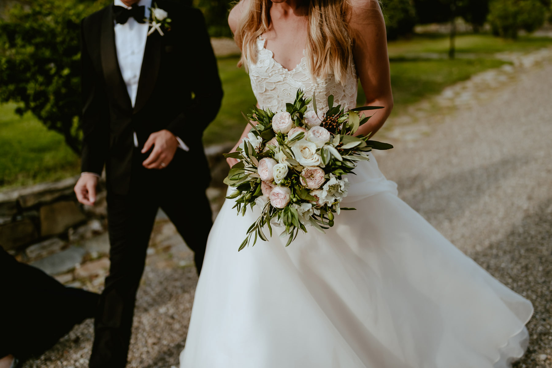 Siena wedding photographer borgo scopeto intimate bride groom lo
