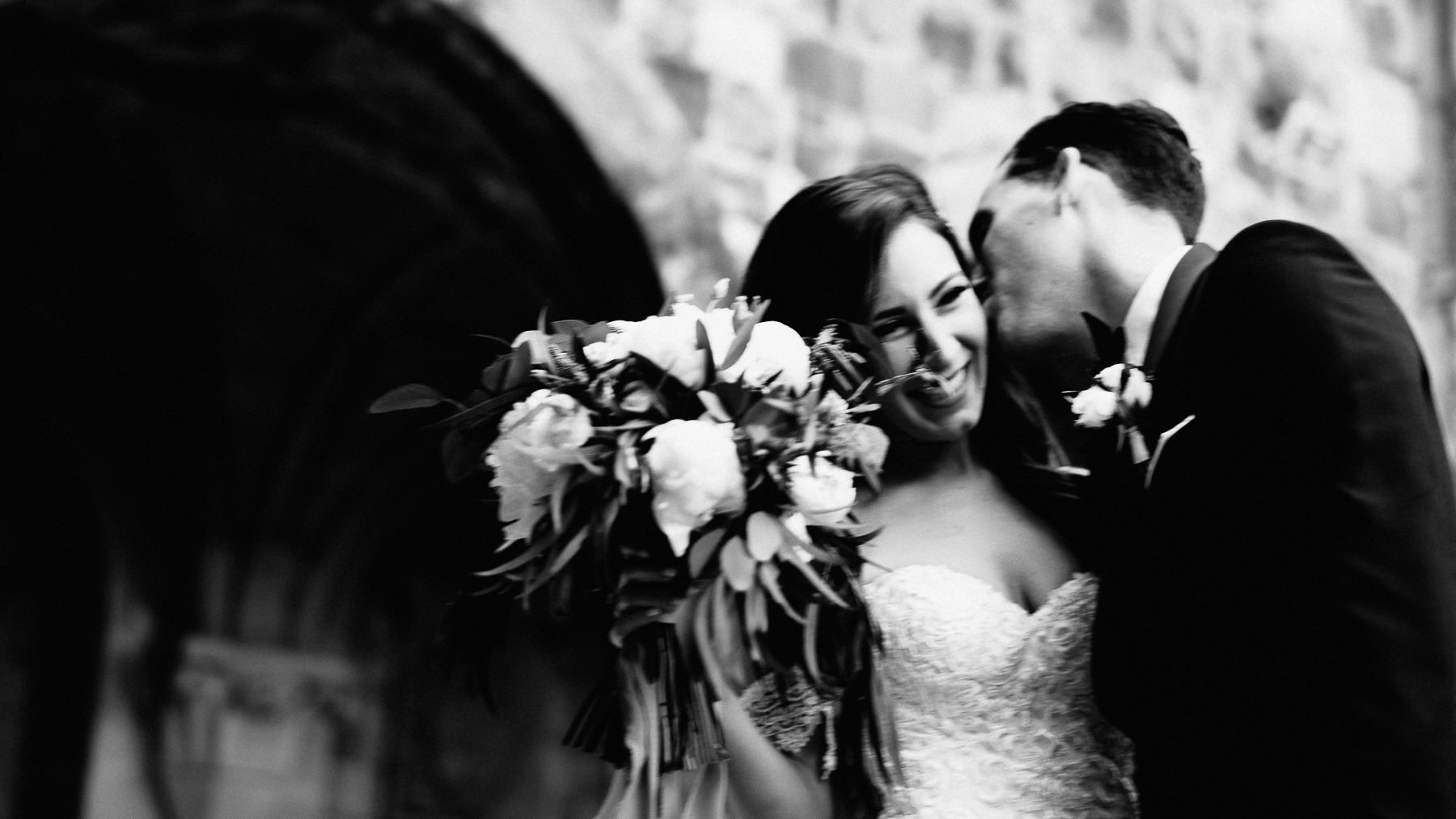 Timeless touching wedding in Florence Tuscany vincigliata castle