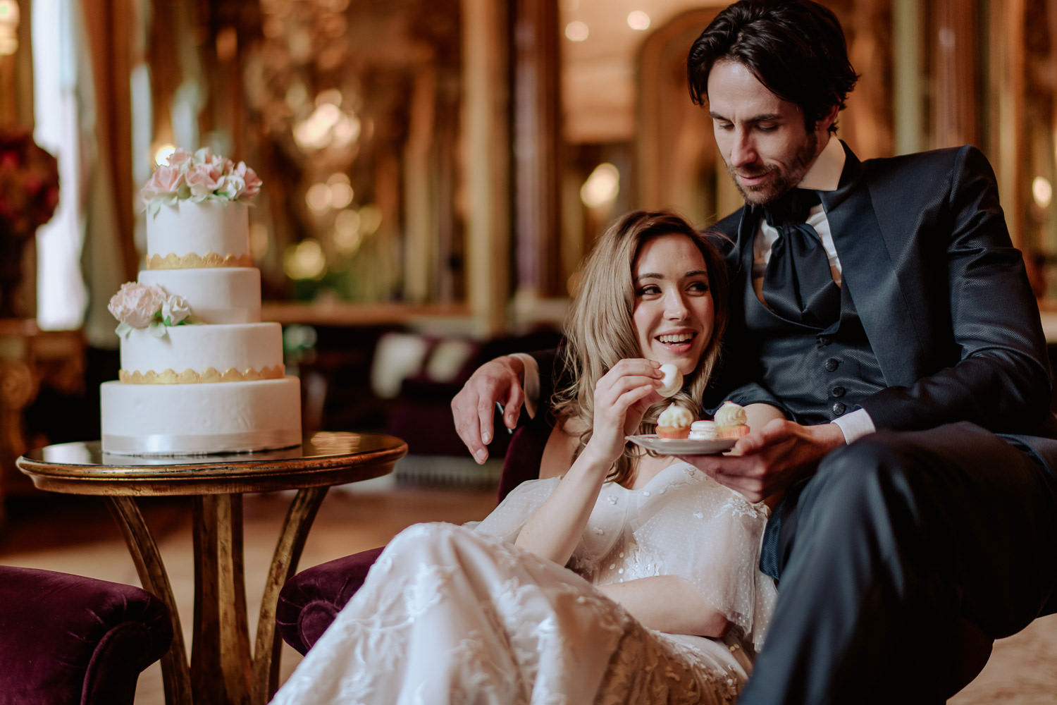 florence-luxury-wedding-photography-Villa-Cora-elopement-cake-se
