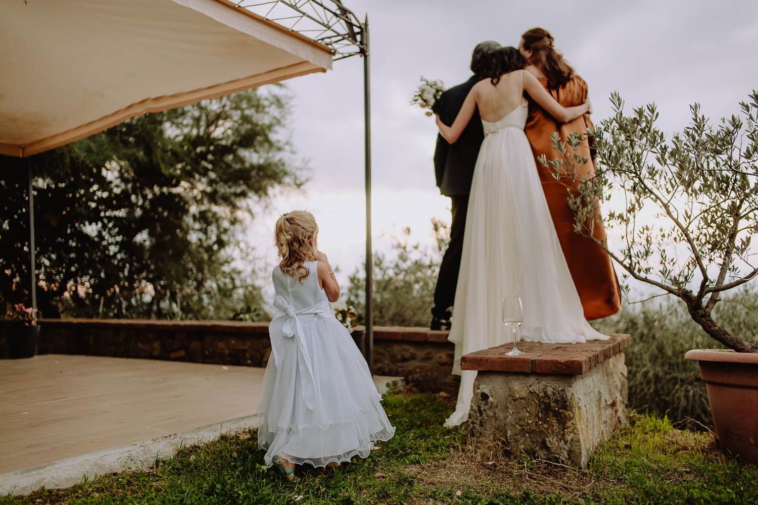 Unbria wedding photographer untouched inbetween family photograp
