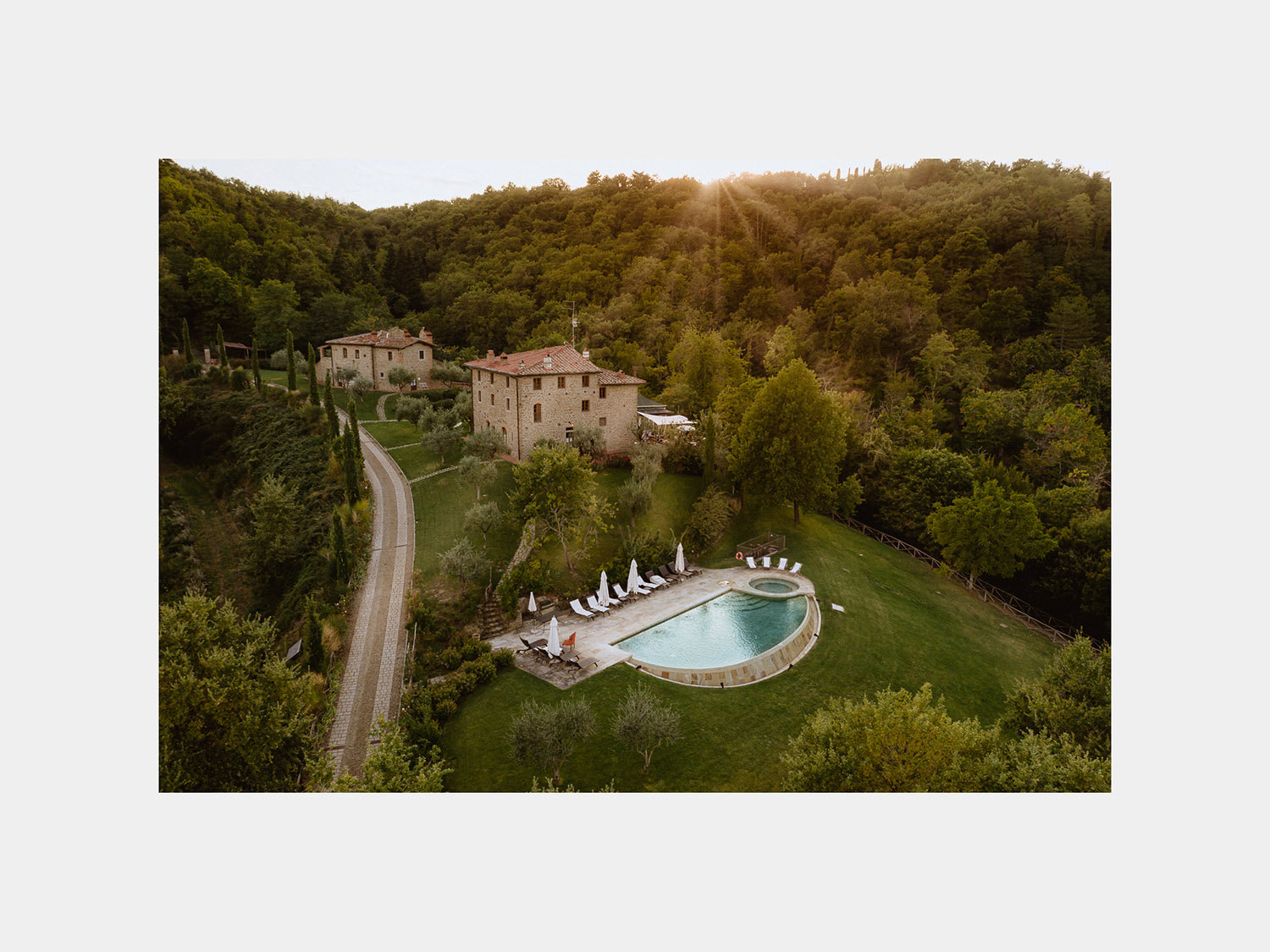 intimate wedding private villa tuscany photographer family formals portrait