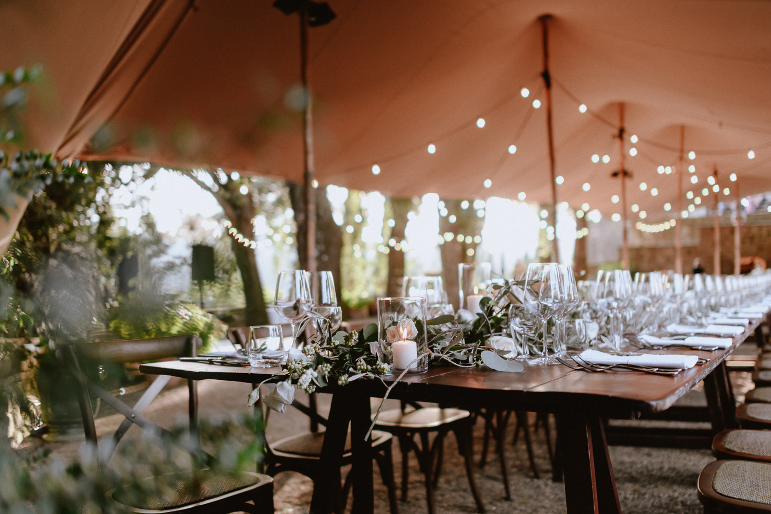 chianti weddin photographer classic villa table setting decors